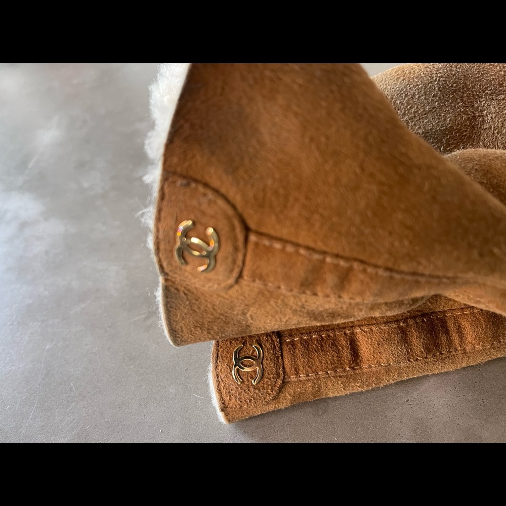 Chanel shearling brown boot size 38